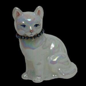 Fenton White Irredescent Cat Figurine